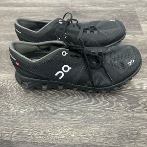On Clouds Women's Black Running Sneakers Size 9
